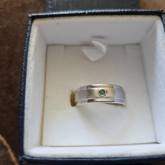 14k White Gold mens wedding ring - Picture 1 of 3